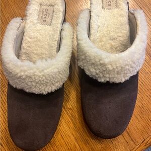 Brown Suede Crocs Sarah Luxe Lined Clogs Size 10
